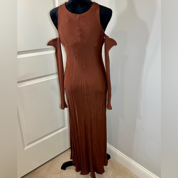 ZARA COMBINATION ARM WARMER
DRESS ✨EUC✨ 100% Viscose Main - Picture 13 of 16